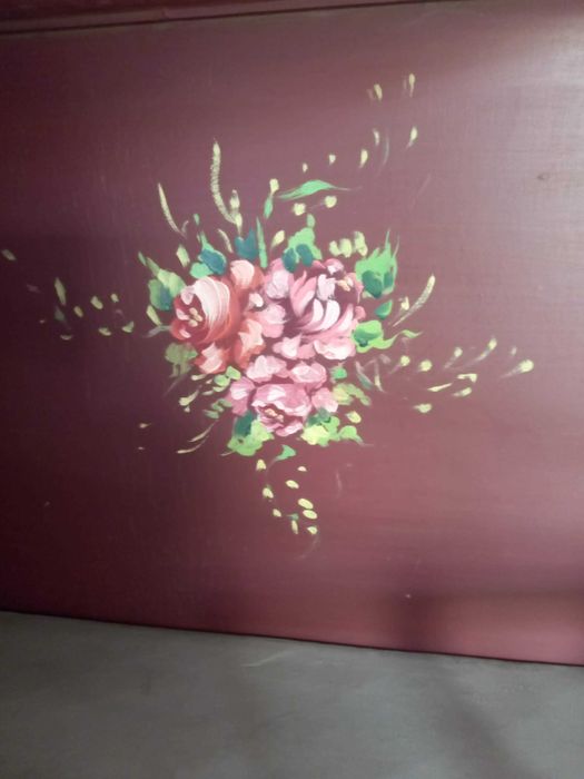 Móvel de canto pintado, em madeira maciça