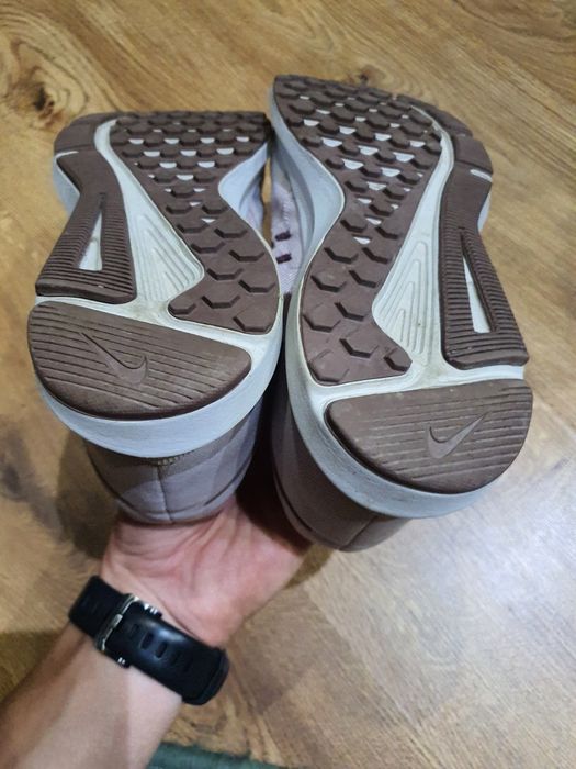 Продам кросівки Nike