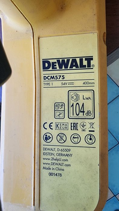Pilarka DEWALT DCM 575