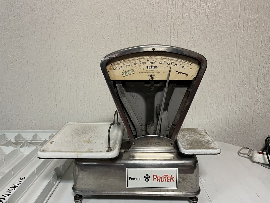 Balança antiga sem vidro