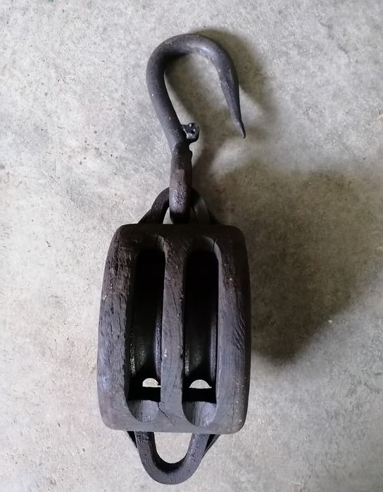 Cadernwl em madeira e ferro