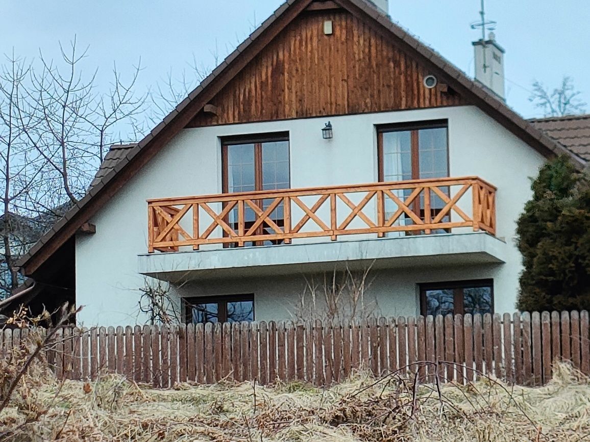 Balustrada drewniana krzyżowa balkon taras ogród