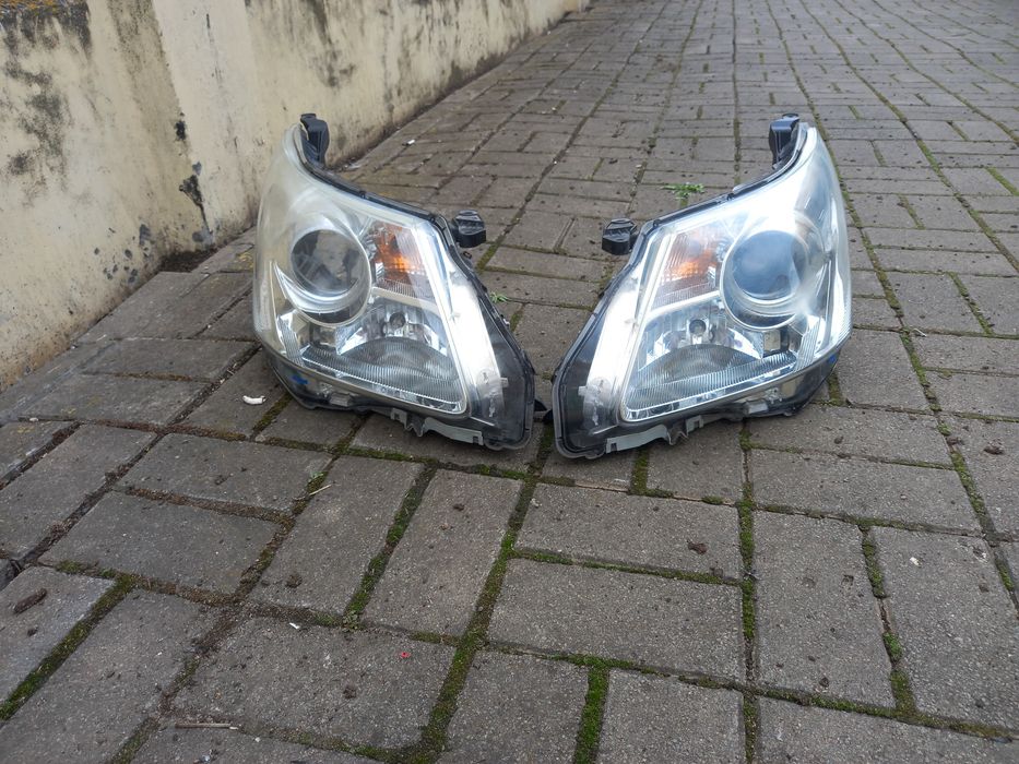 Продам фари галоген і ксенон тойота авенсіс т27  2009