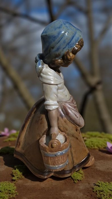 Figurka Lladro – dziewczynka z wiadrami