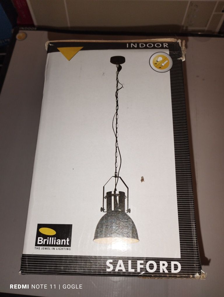 Lampa sufitowa modna Brilliant SALFORD