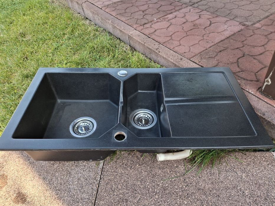 Zlew graniyowy z ociekaczem