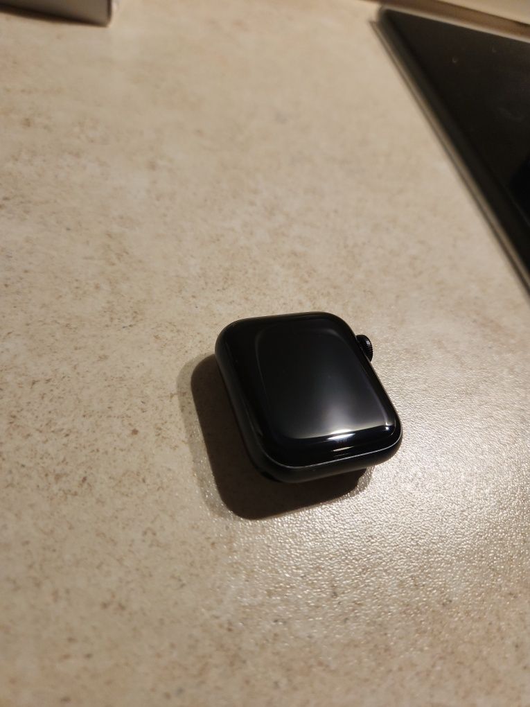 Apple Watch SE 2gen. GPS 40mm a2722 iCloud!