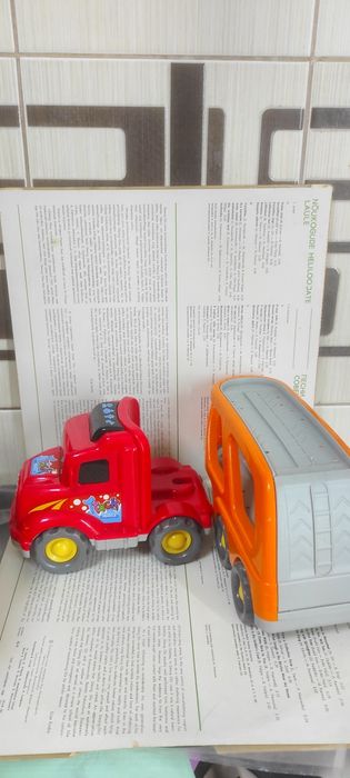 Машина, озвучена