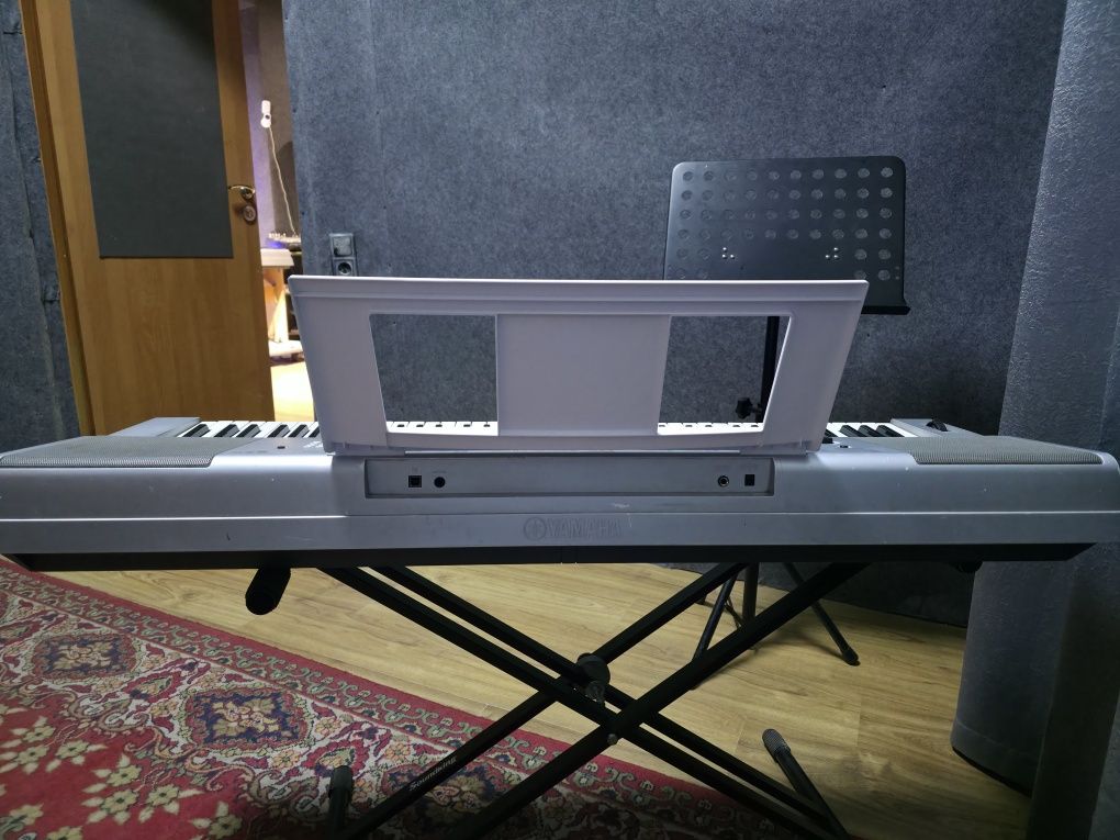 Сінтезатор Yamaha dgx220