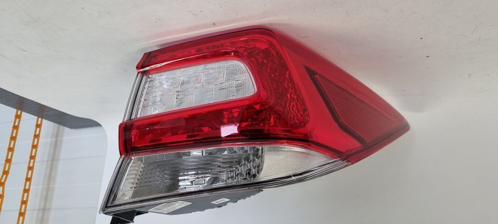 Lampa prawy tyl prawa subaru Impreza HB 17- nowa oryginał led EU