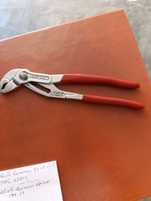 Alicate extensível Knipex cobra.