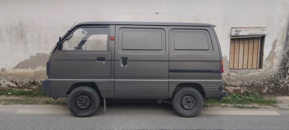 Bedford Rascal, clássico raríssimo de 1989, em estado irrepreensível.