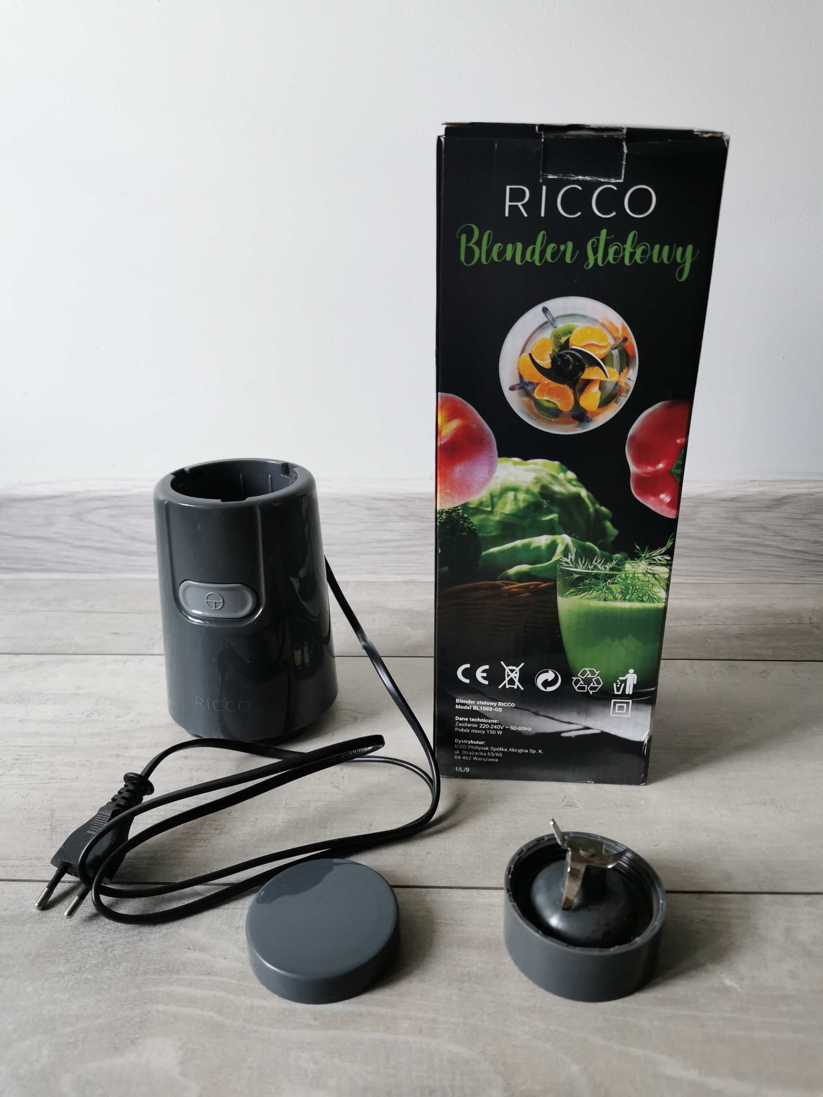 Blender stołowy kielichowy RICCO model BL 1088-GS, bez kielicha