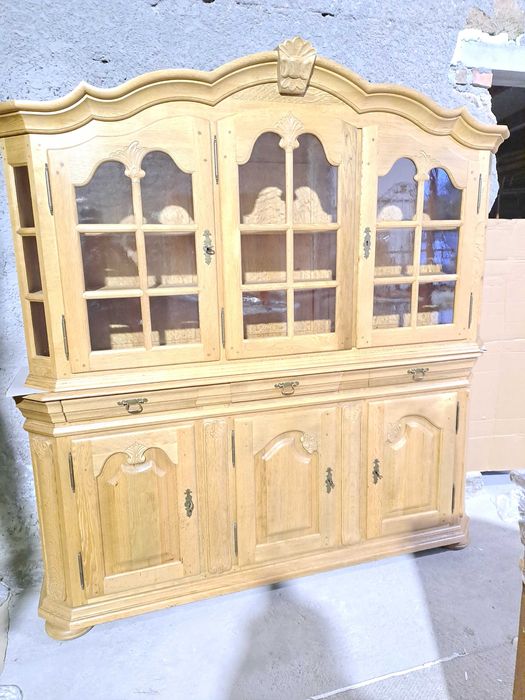 Komoda z nadstawką (witryna)