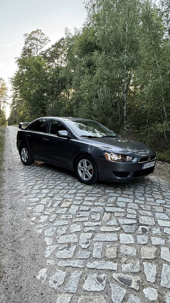 mitsubishi lancer