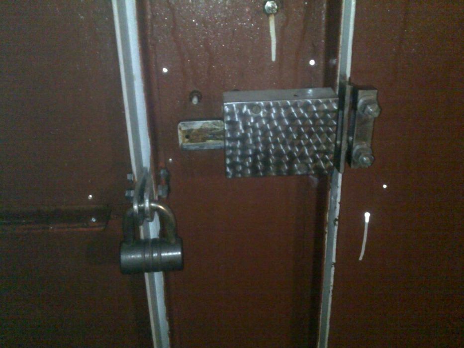 Замки гаражные ссср с блокировкой три штуки на ворота гаража