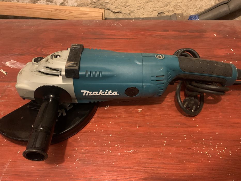 Szlifierka kątowa Makita GA9020R