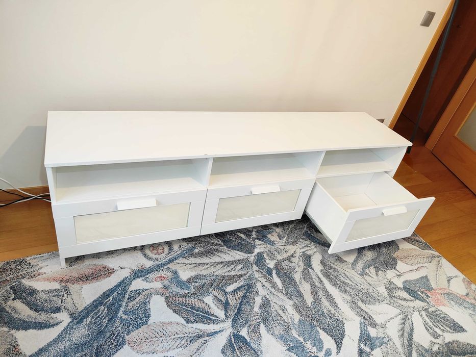 Móvel de TV Moderno, Prático e em Ótimo Estado!