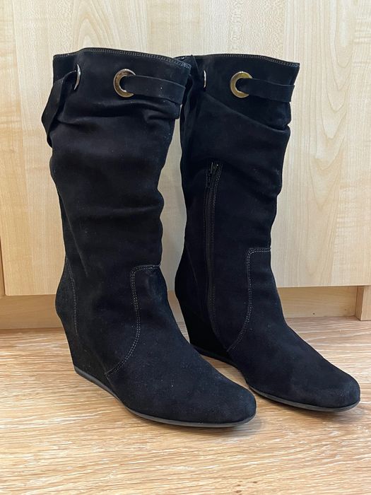 Осінні замшеві чобітки