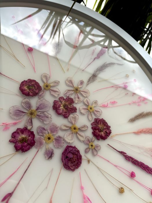 Stolik z żywicą rękodzieło