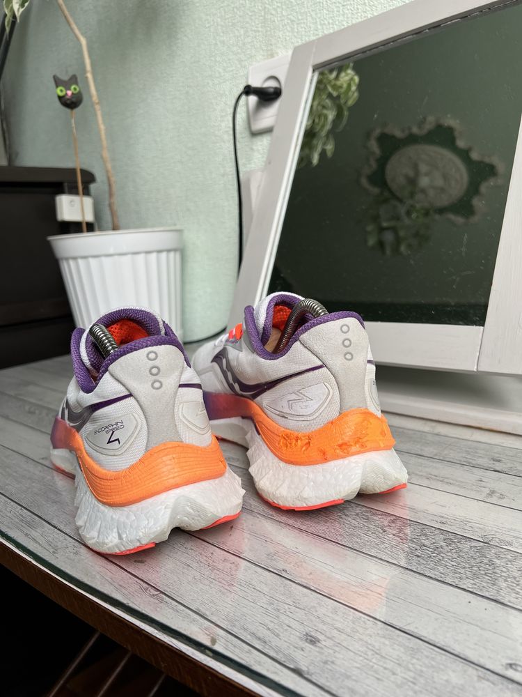 Saucony Endorphin Speed 4 беговые кроссовки унисекс 41 размер