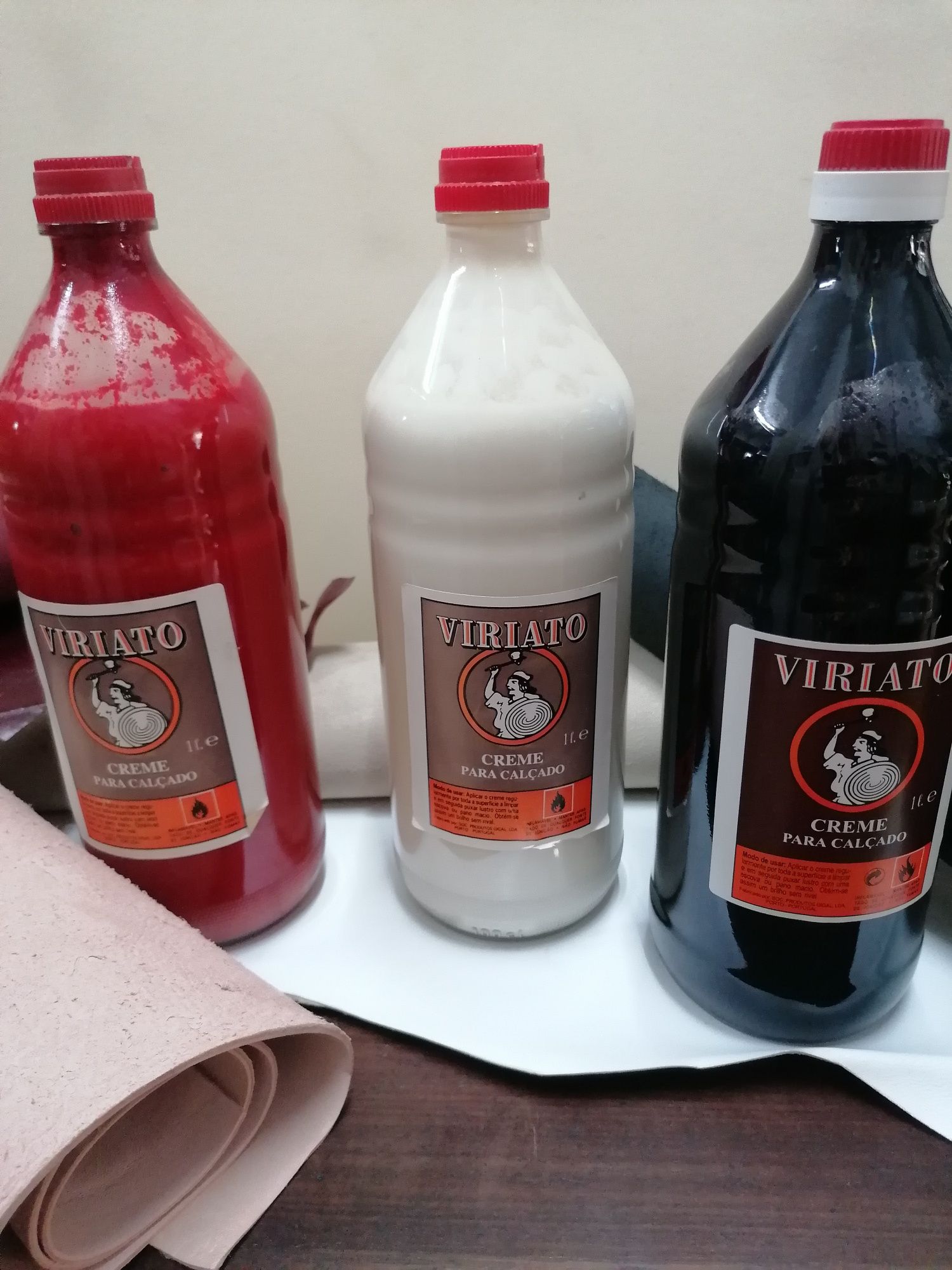 CREME de limpeza de COURO/Cabedal/peles sintéticos - emb. 1 litro