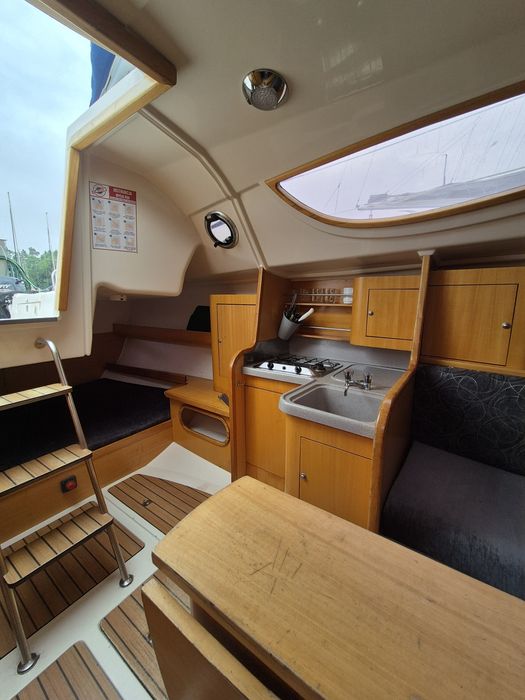Jacht żaglowy Maxus 28