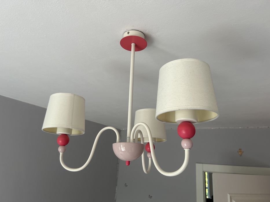 Lampa do pokoju dziewczynki