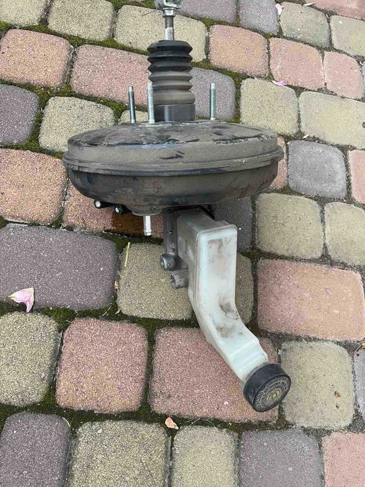 Головний циліндр Toyota Camry 40 2.4 2008р