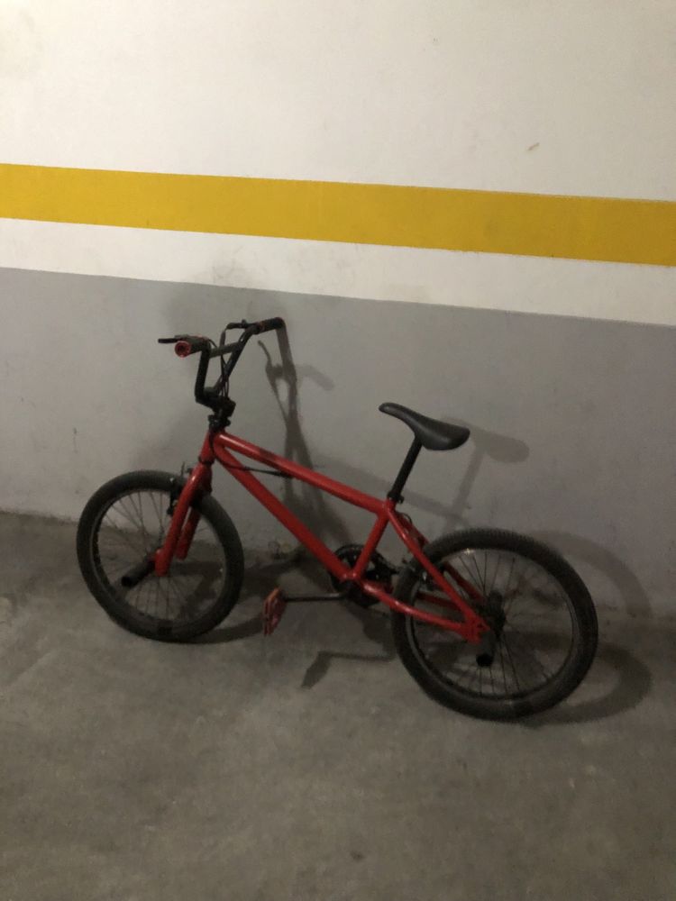 Bicicleta bmx nova