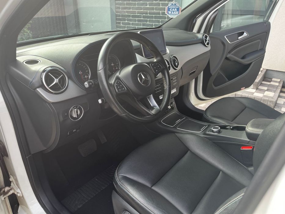 Мерседес електричний-w242-250e