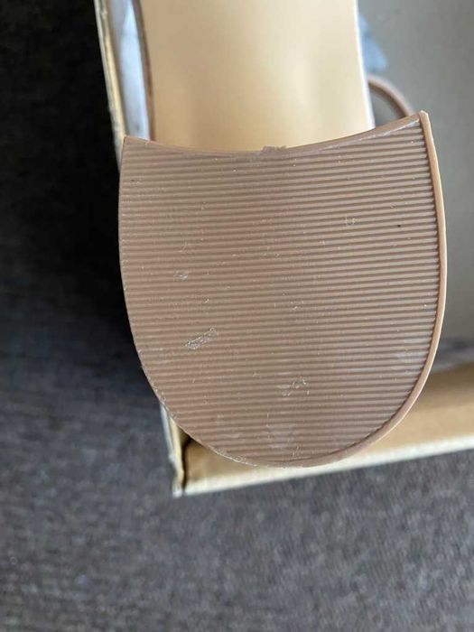 Czółenka  na słupku rozmiar 41 - nowe !