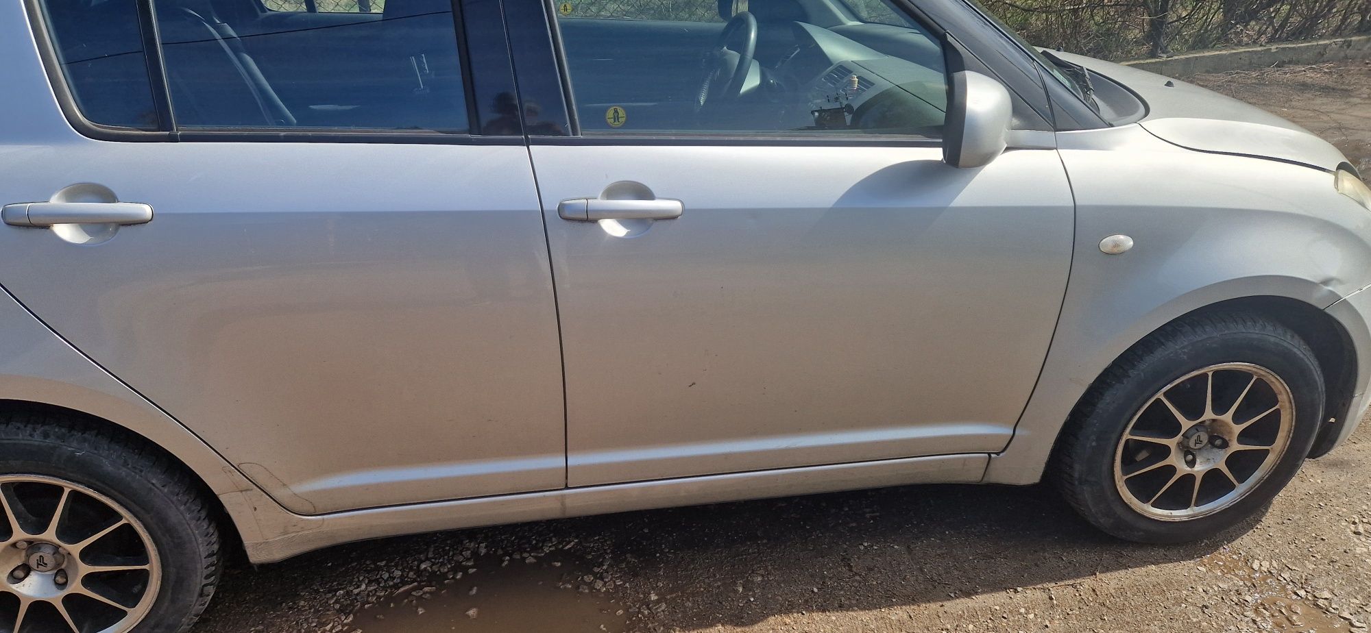 Suzuki swift mk6 drzwi prawe przednie idealne