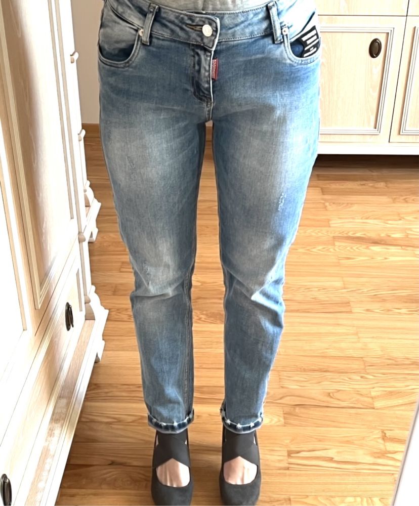 Jeansy spodnie jeansowe Dsquared2 Dsquared rurki pasowane zgrabne