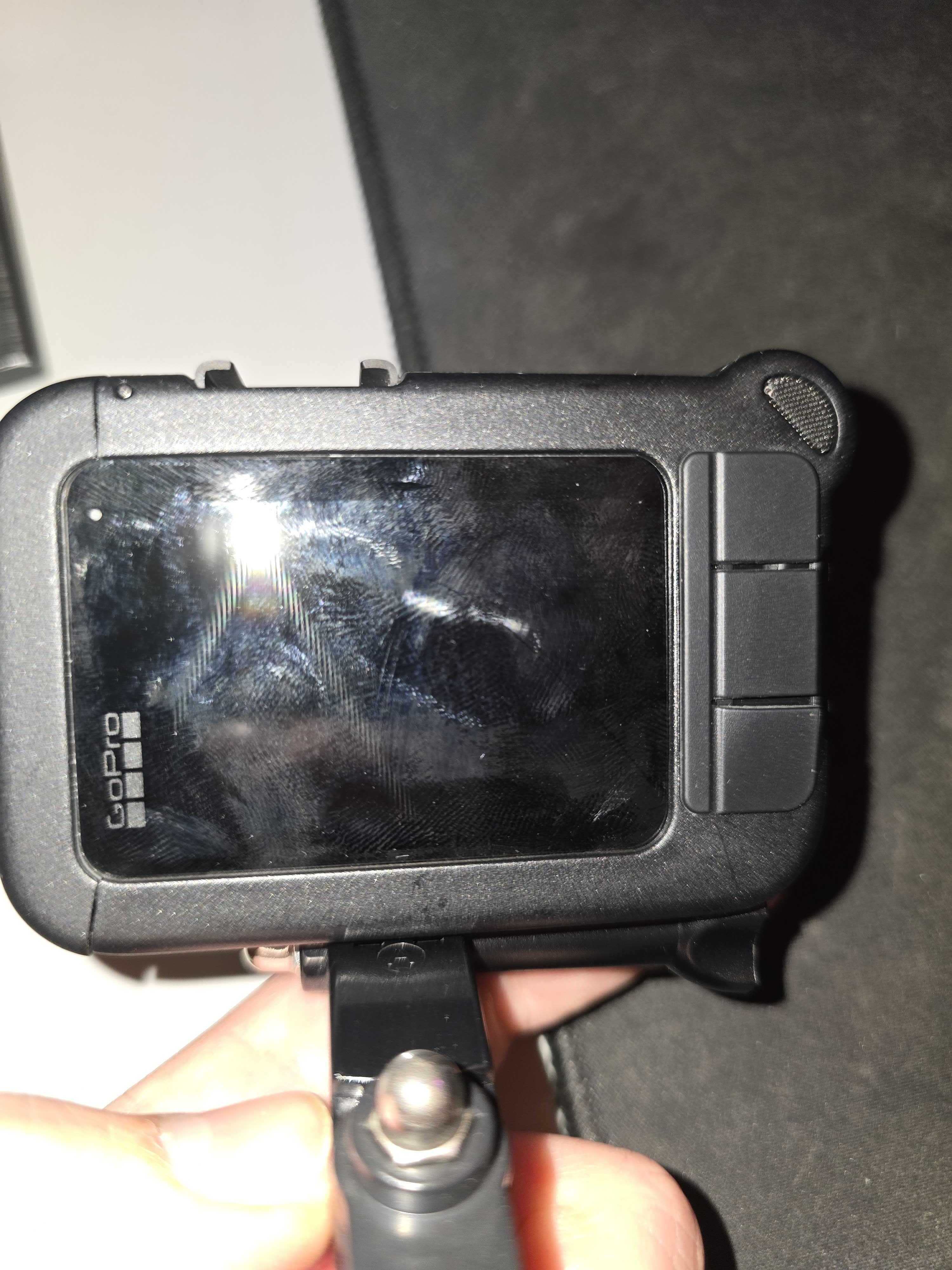 GoPro 12 Hero Black + Caixa acessorios + Baterias extras + Media Mod