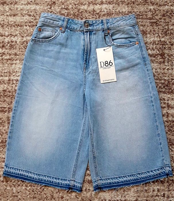 Шорти, бермуди Stradivarius