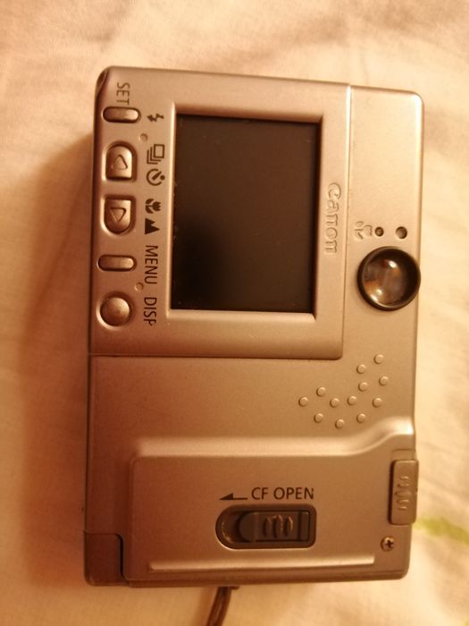 Câmara fotográfica antiga Canon