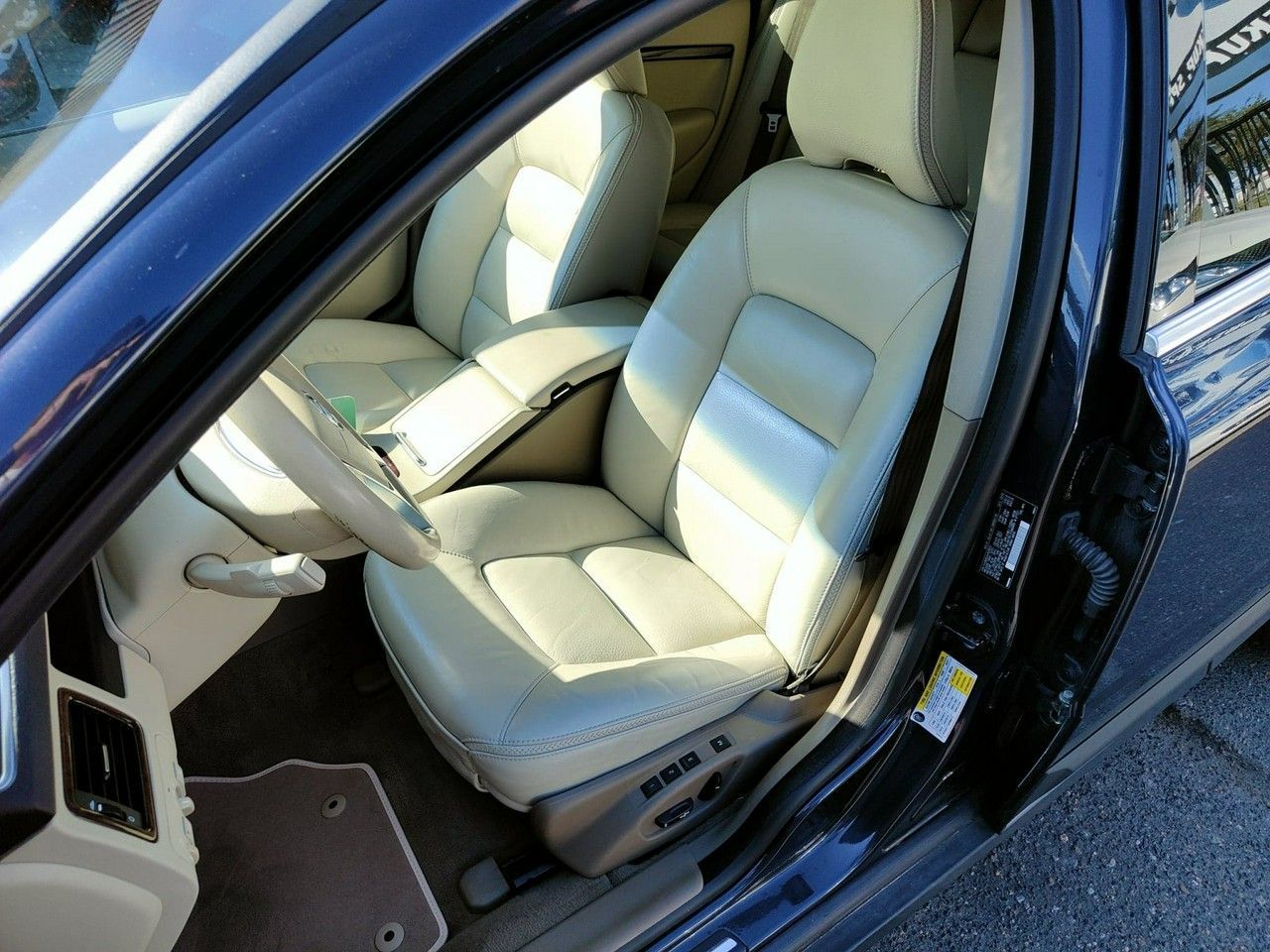 Volvo XC 70 3.0 TURBO 304 KM, BLIS, Bluetooth, Skóra, ALU, Automat, 4x4, Xenon,