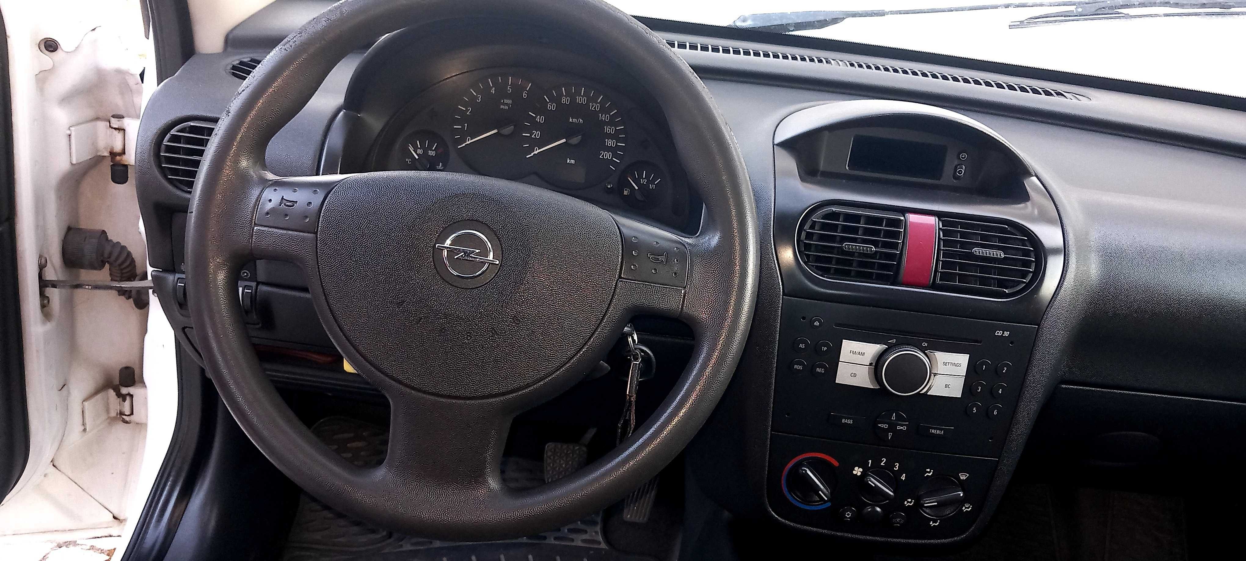 Vendo Opel combo muito bem estimada