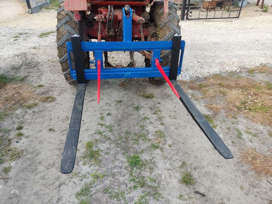 Paleciak z regulacją wideł na tył traktora- do tura euroramka