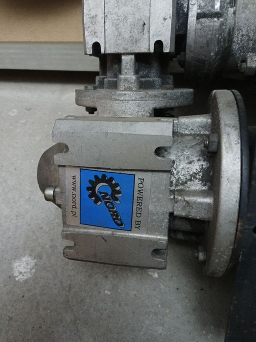 Podajnik silnik że ślimakiem do pieca