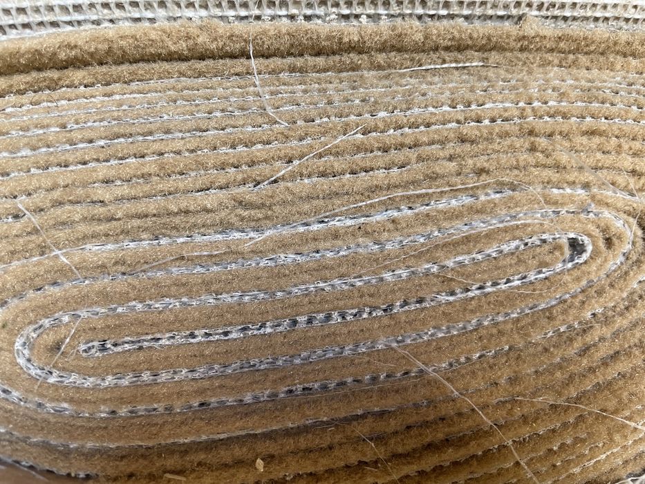 Wykladzina dywanowa z podkladem gumowym/ Welur grubosc 8 mm