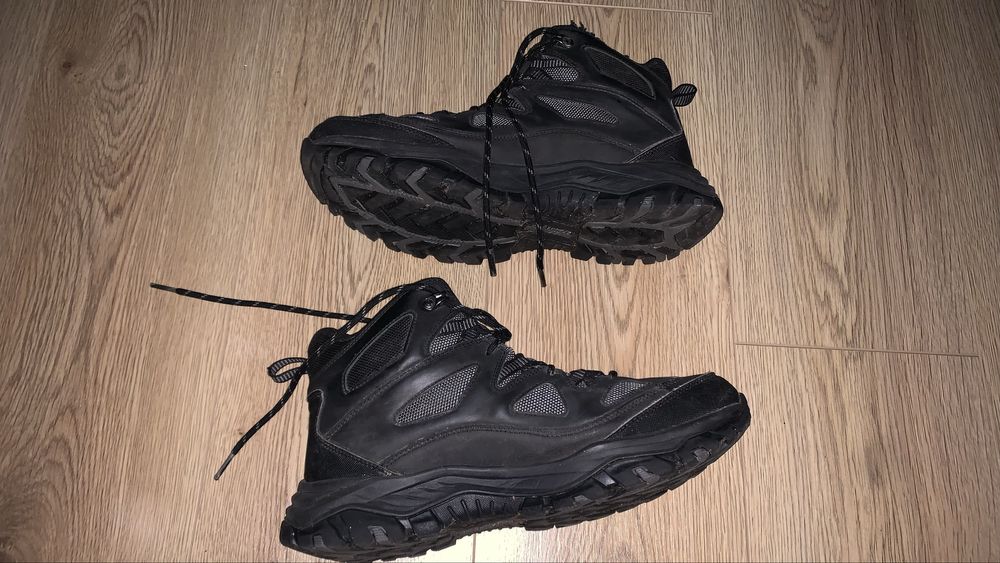 Зимові чоботи skechers