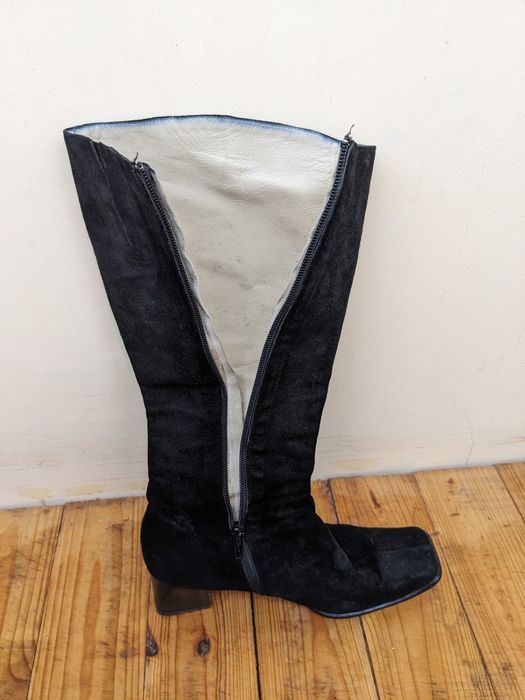 Брендовые сапоги женские р. 38  Привезены из Англии.