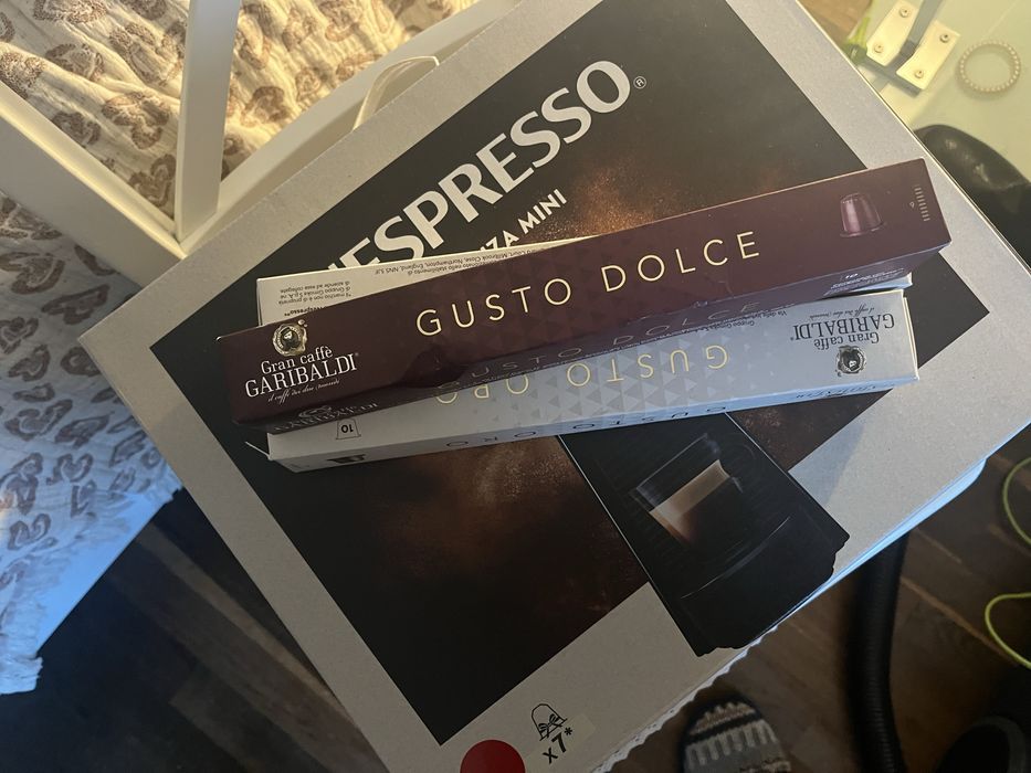 Капсульна кофеварка «NESPRESSO»