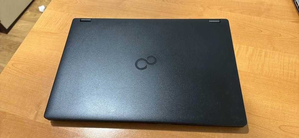 Fujitsu LifeBook E558 Core i5 - 16GB - 512GB SSD