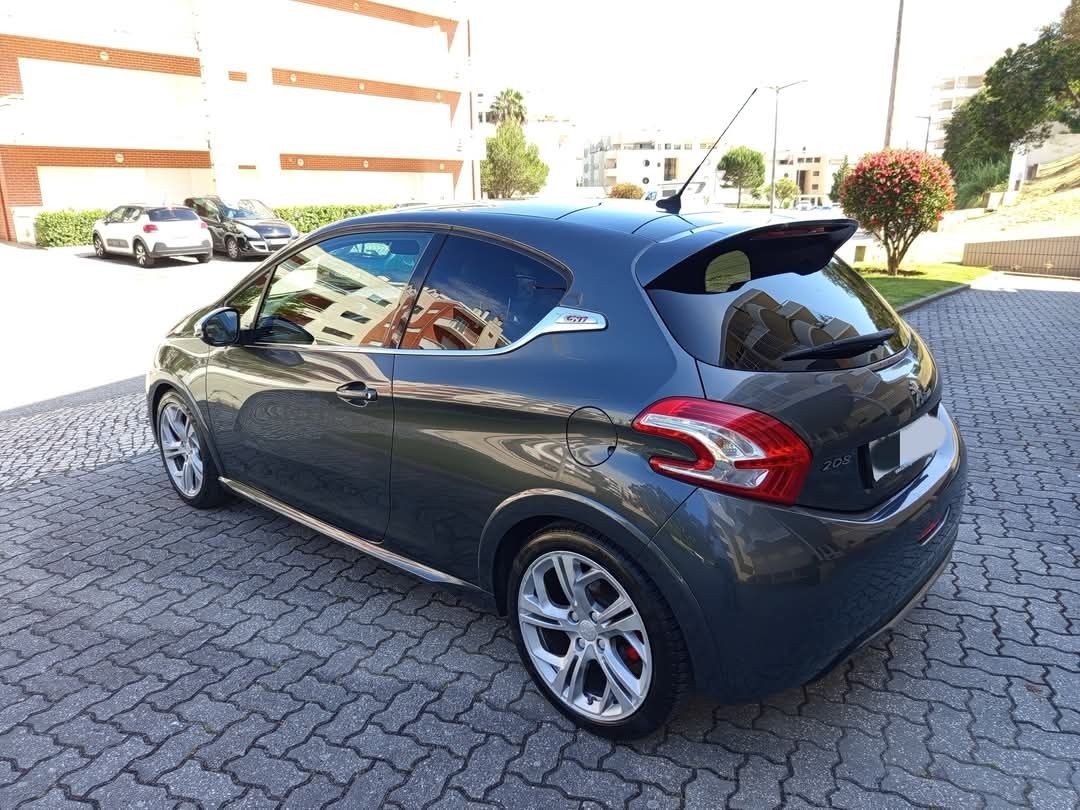 Peugeot 208Gti 1.6 200Cv em bom estado geral