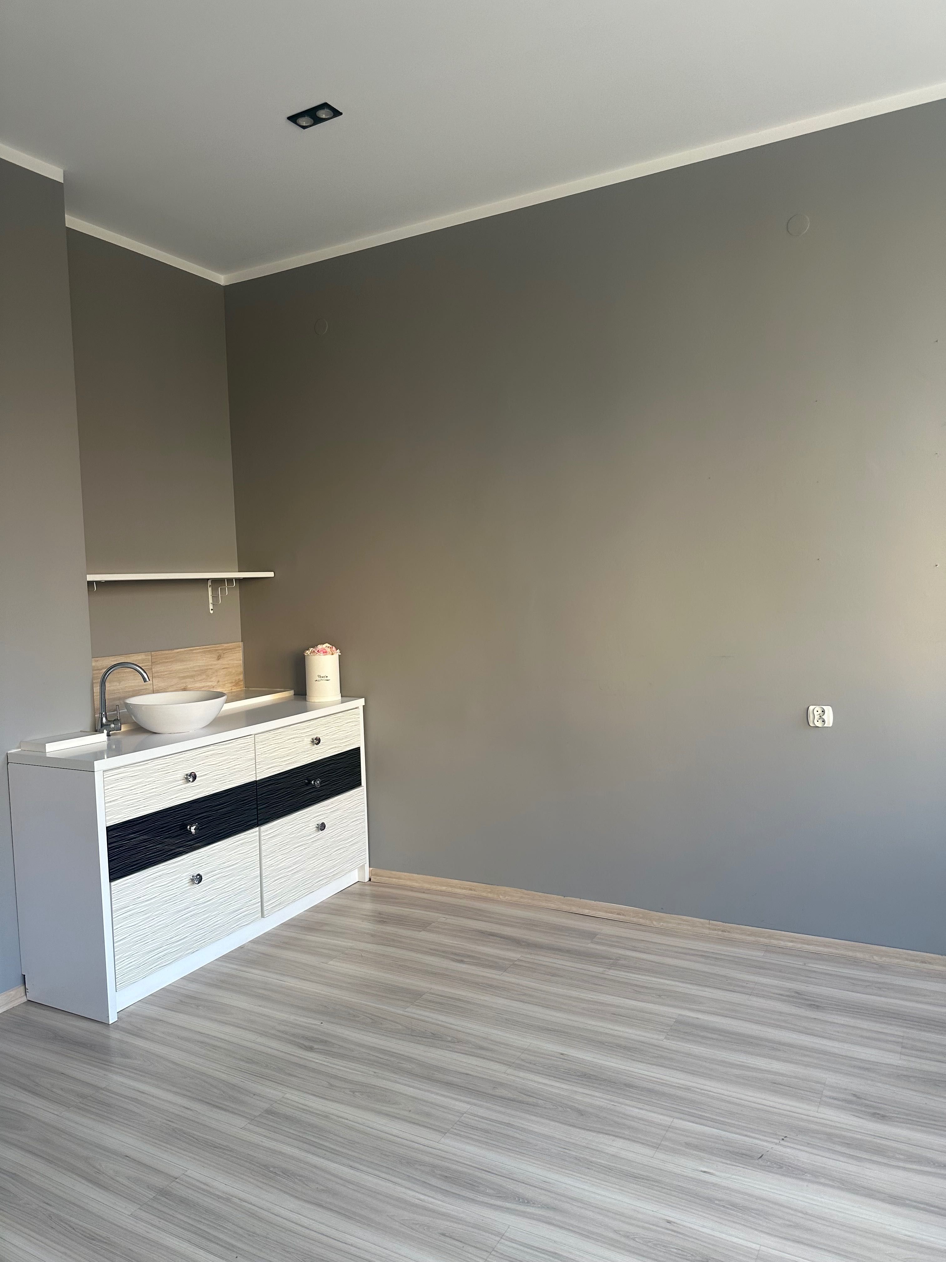 Wynajmę pomieszczenie 20 m2 w salonie kosmetycznym Piaskowa Góra