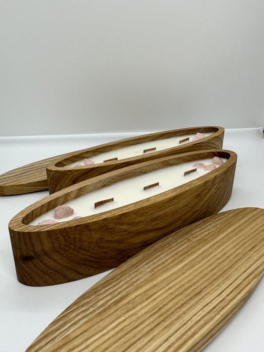 Свічка в дерев‘яному кашпо з натурального воску  з дерев‘яним гнітом