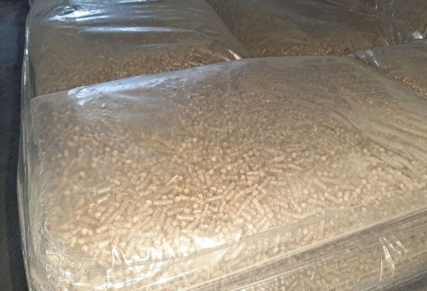 Пелета від 1 тони сосна 6мм в мішках 15 кг